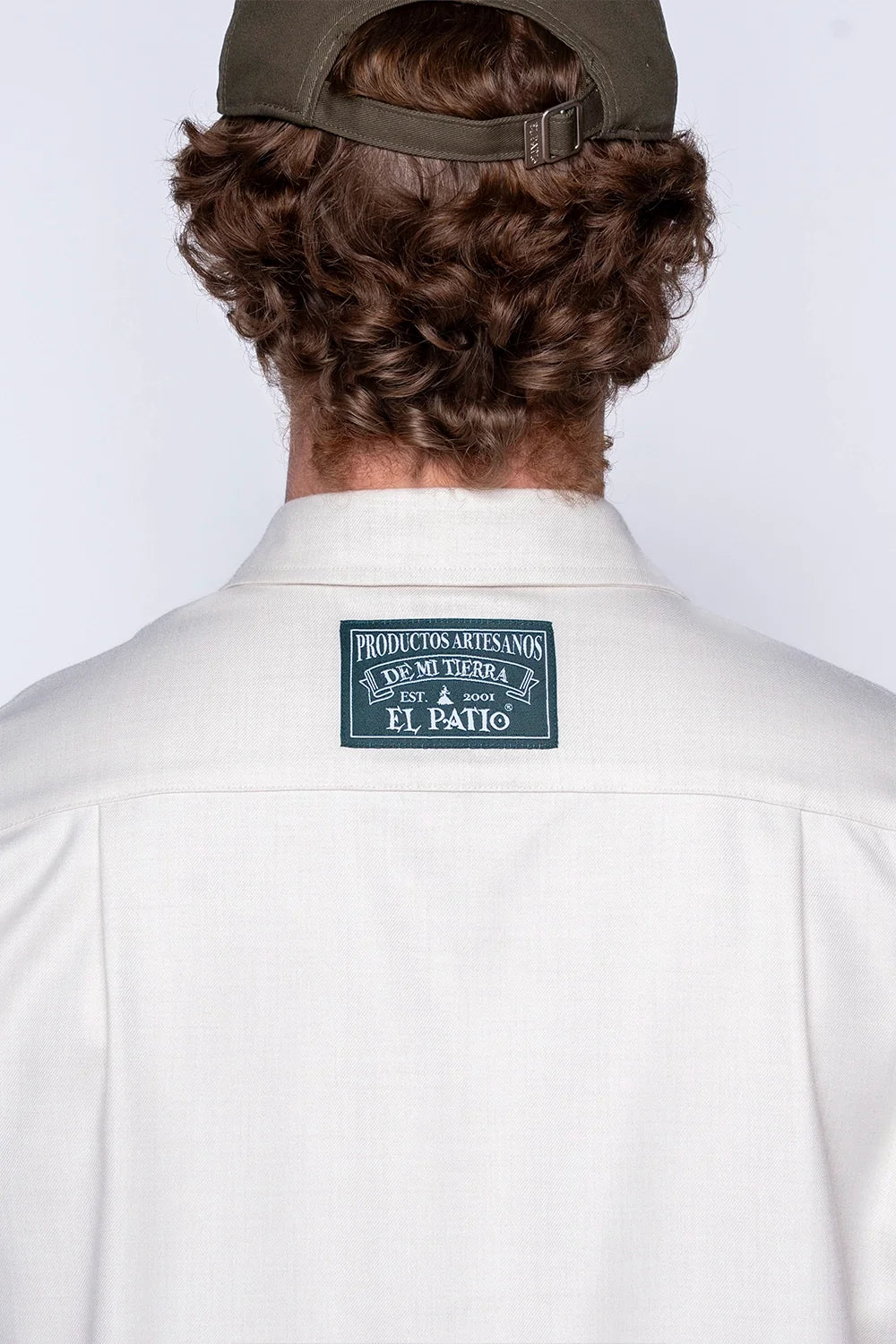 LA CAMISA: TECHNICAL