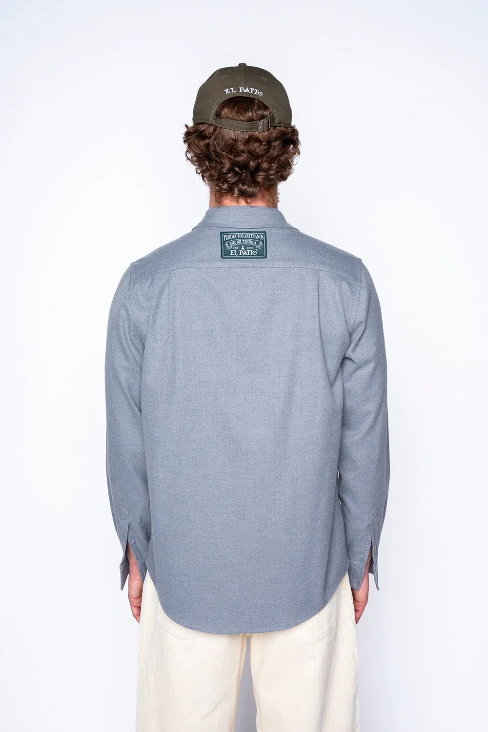 LA CAMISA: TECHNICAL